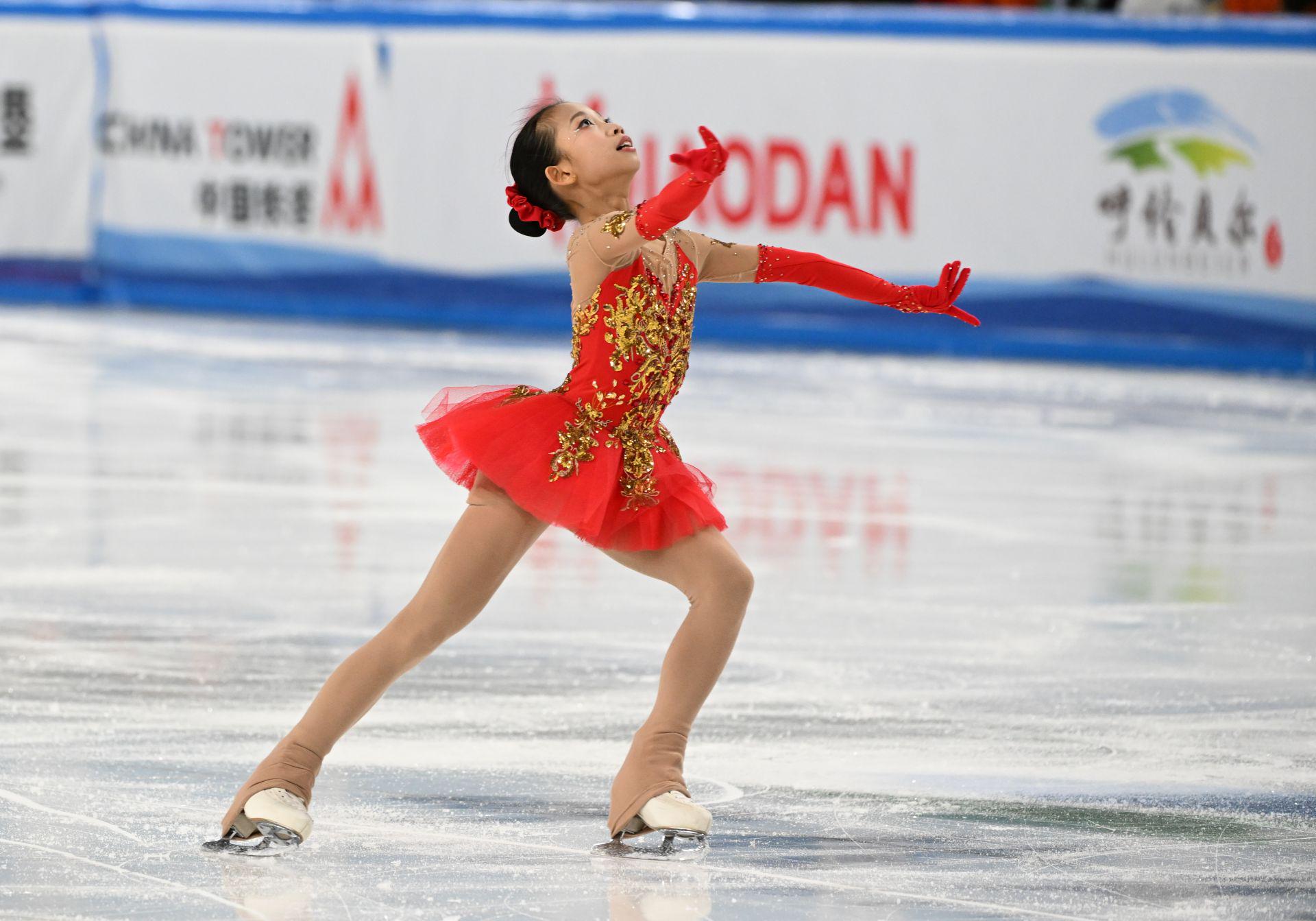 美国女子花样滑冰夺赛季第一金