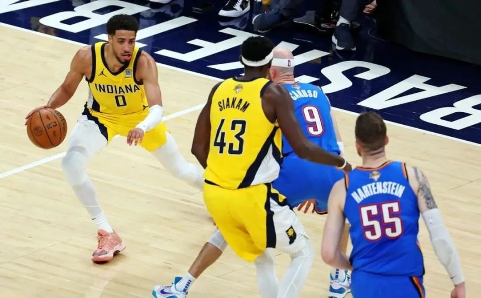NBA球员在比赛中迎来生涯首个三双表现