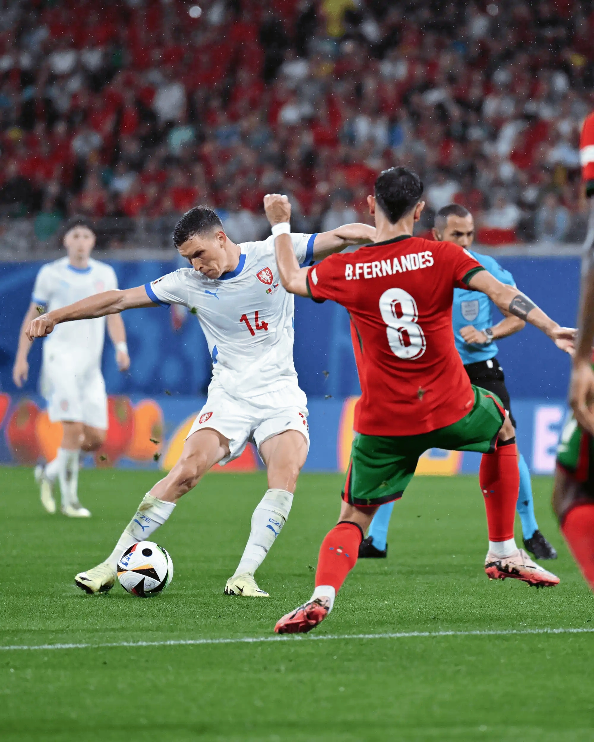 包含德国队惨败法国,女子足球赛成焦点的词条 包含德国队惨败法国,女子足球赛成焦点的词条