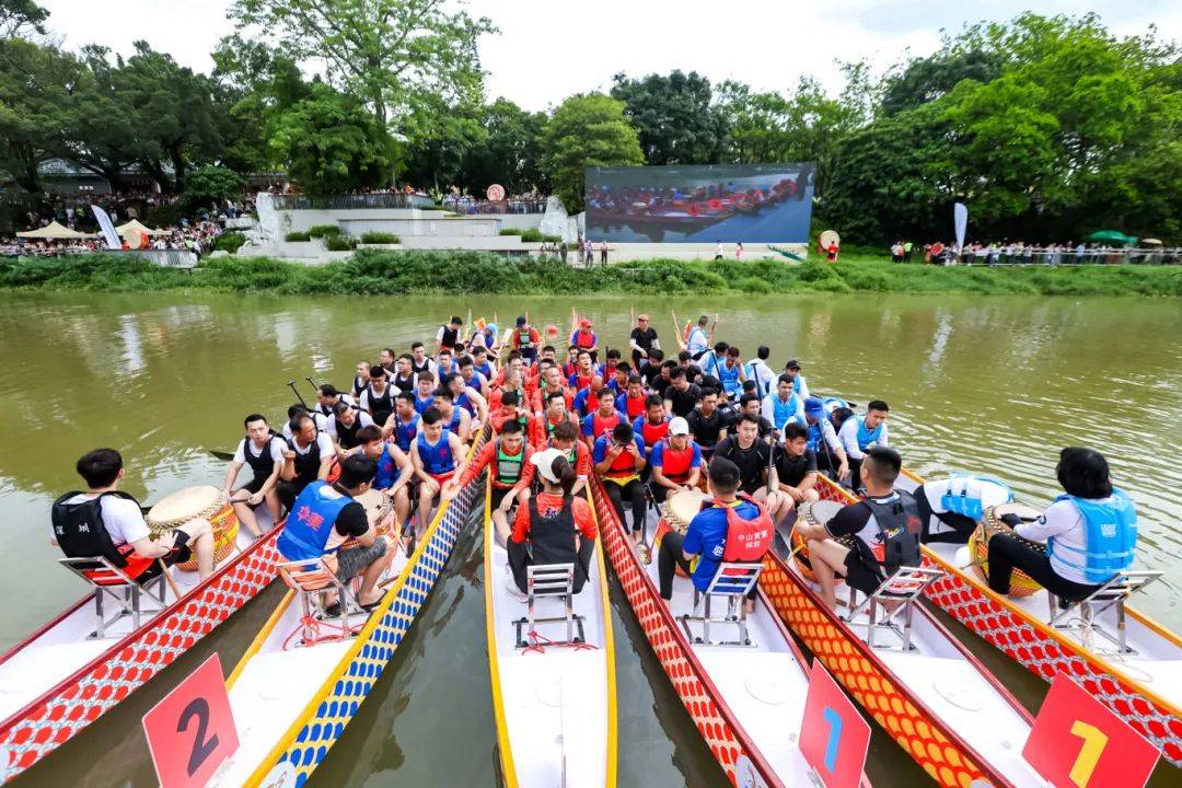 龙舟赛上场激烈角逐,团队合作出彩的简单介绍 龙舟赛上场激烈角逐,团队合作出彩的简单介绍