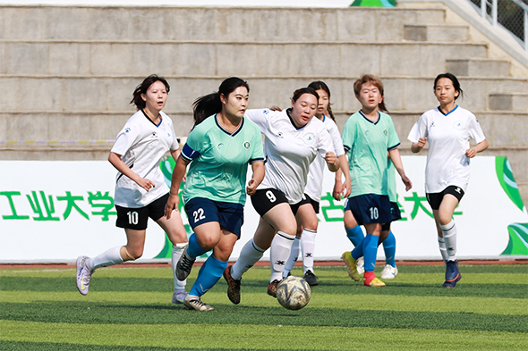 一往无前！中国女足披荆斩棘打拼的简单介绍