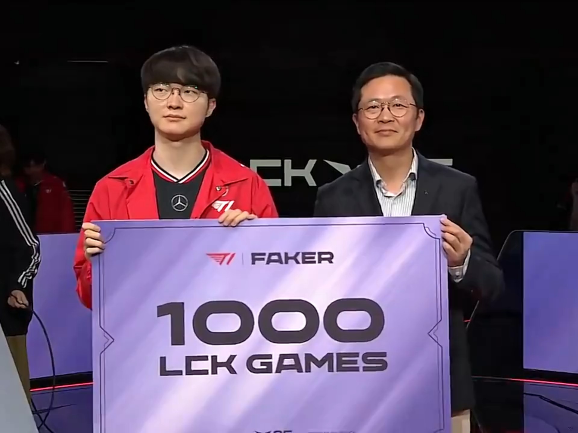 包含BRO血洗NS,Faker极限生还后反打强强对话小组赛,让粉丝疯狂欢呼的词条 包含BRO血洗NS,Faker极限生还后反打强强对话小组赛,让粉丝疯狂欢呼的词条