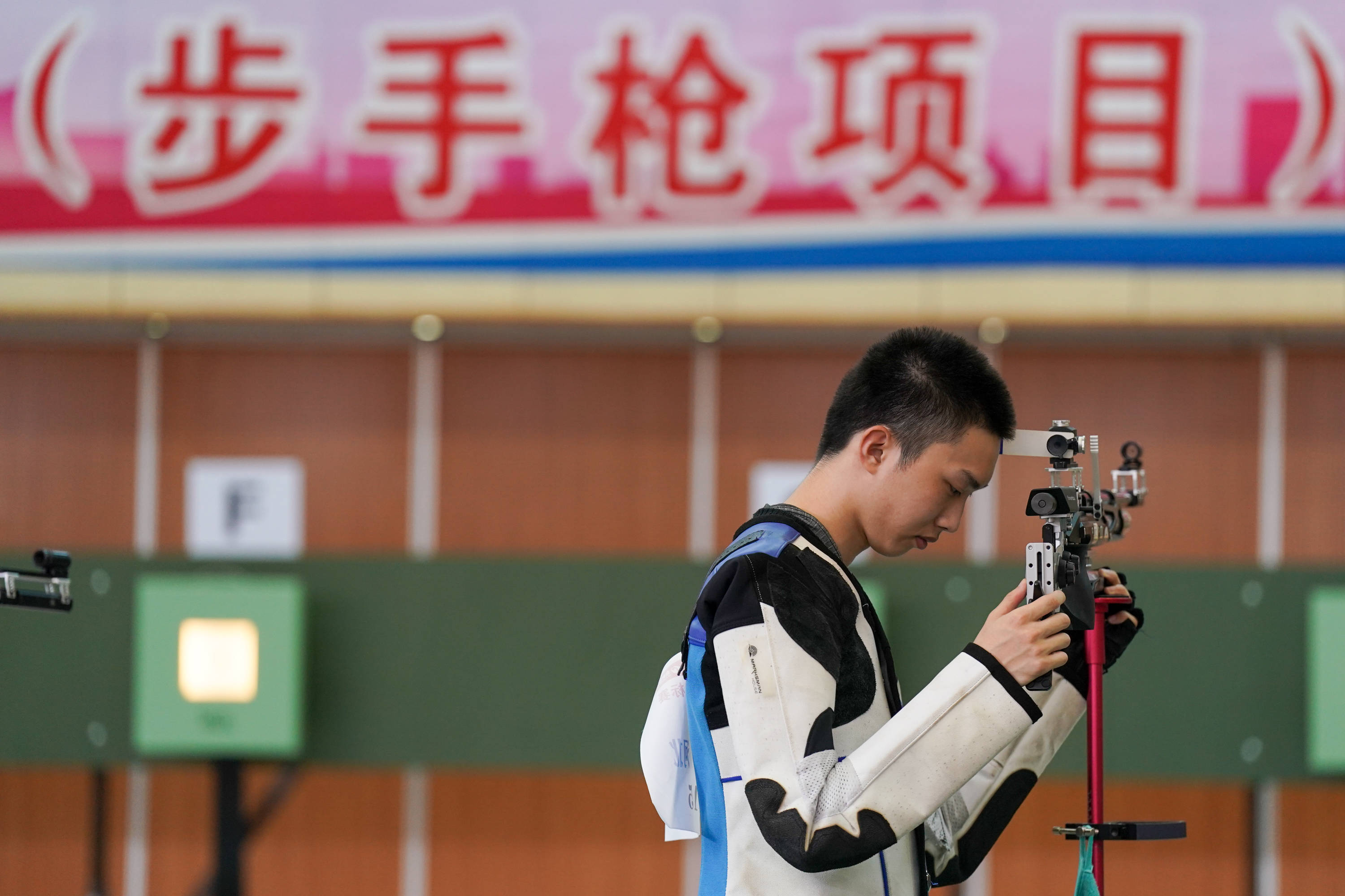 开云体育中国-射击男子米步枪决赛:杨虎胜利