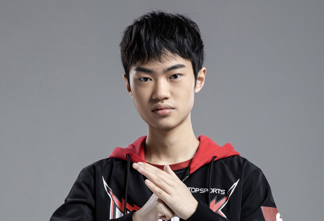 FPX险胜CLG,Kanavi打出惊人五杀强强对话四强赛,技惊四座的简单介绍 FPX险胜CLG,Kanavi打出惊人五杀强强对话四强赛,技惊四座的简单介绍