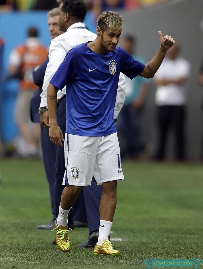 替补球员挥手示意,上场后立即改变比赛态势的简单介绍 替补球员挥手示意,上场后立即改变比赛态势的简单介绍