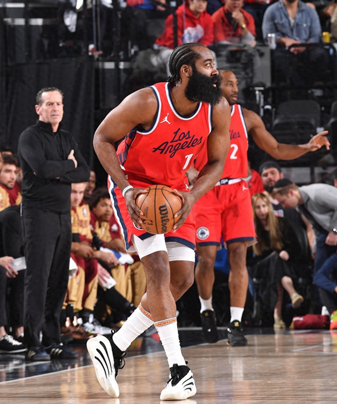 快船客场逆转开拓者,延续胜利势头 快船客场逆转开拓者,延续胜利势头