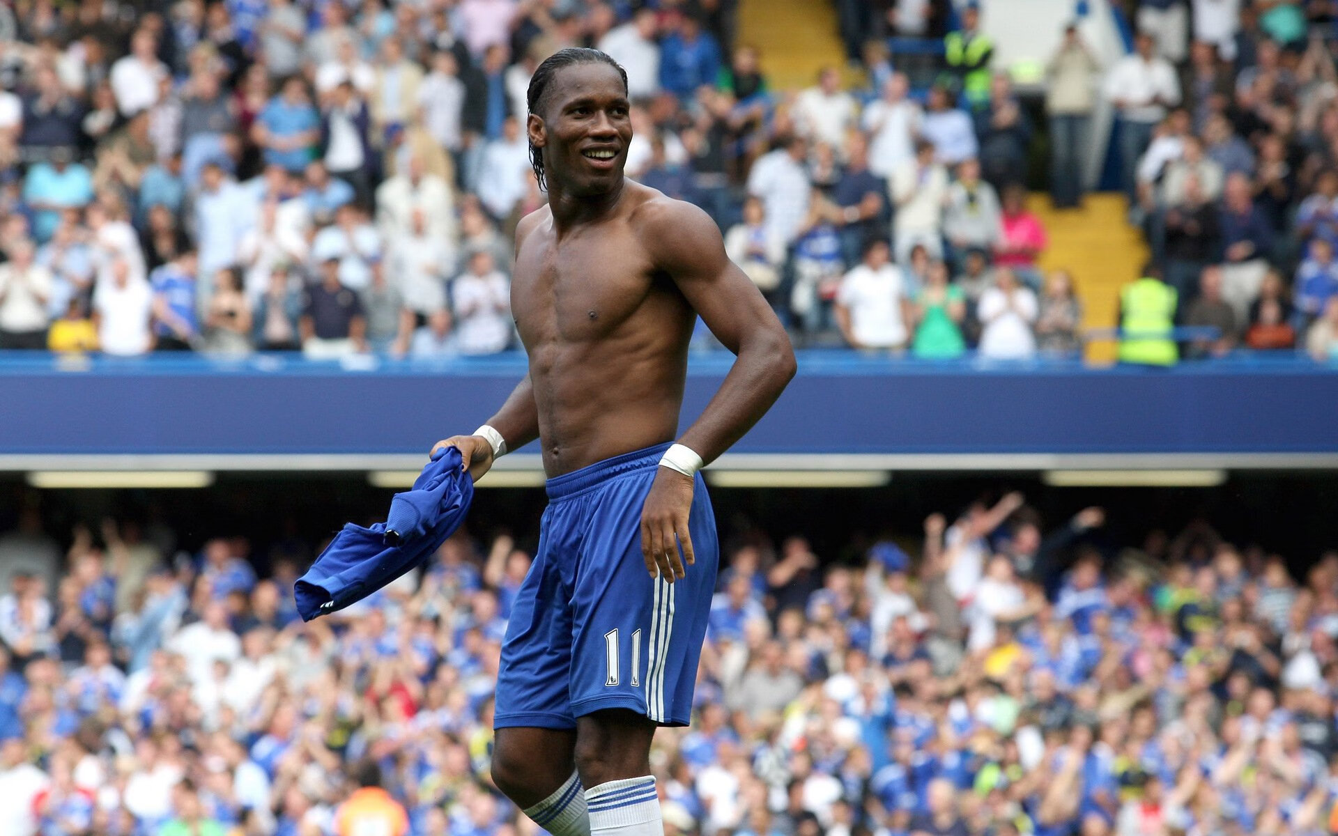 唯一之战!广东队跨时空阻击马刺,德罗赞超现实一球定胜负